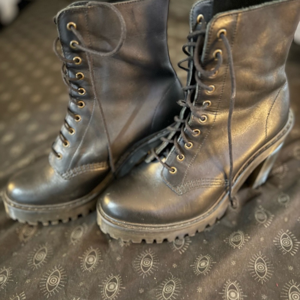 Black leather Kendra DocMartin boots size 8